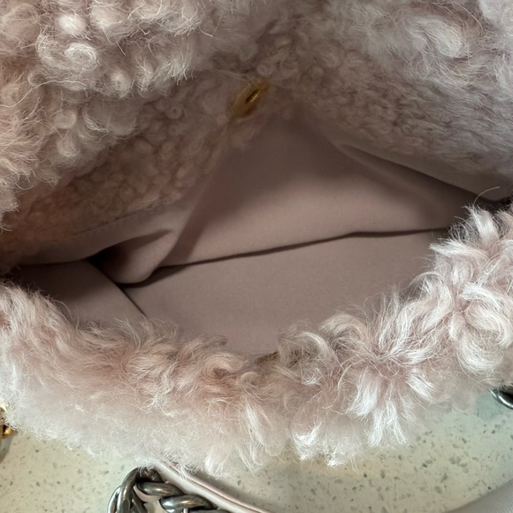 Chanel 19 Shearling Sheepskin light pink - Picture 8 of 11